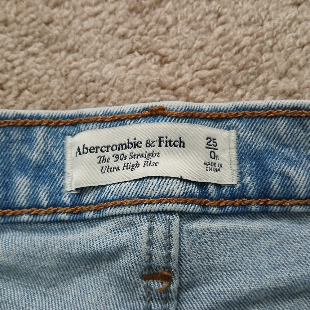 Abercrombie & Fitch Ultra High Rise 90's Straight leg Jeans size 0/25 - Picture 2 of 12